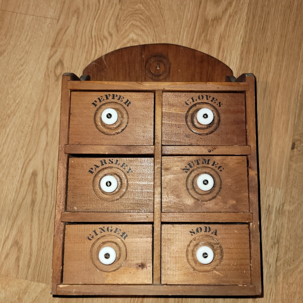Vintage Wooden Spice Rack - Picture 3 of 8